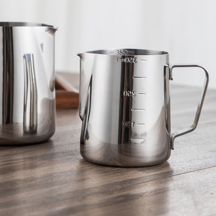 Ca đánh sữa inox 350ml có chia vạch
