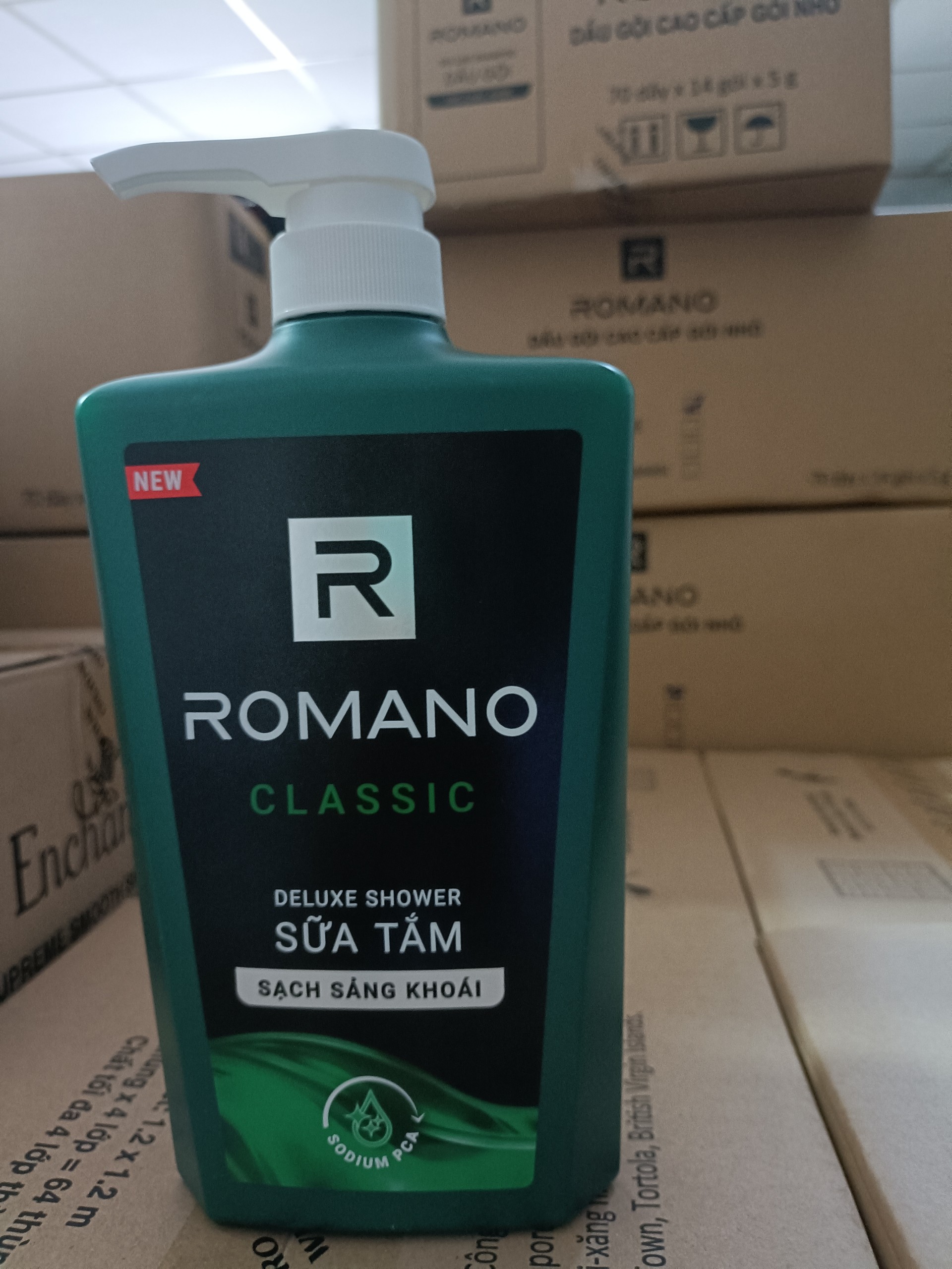 [HCM]Romano - Sữa tắm Romano Classic 650ml