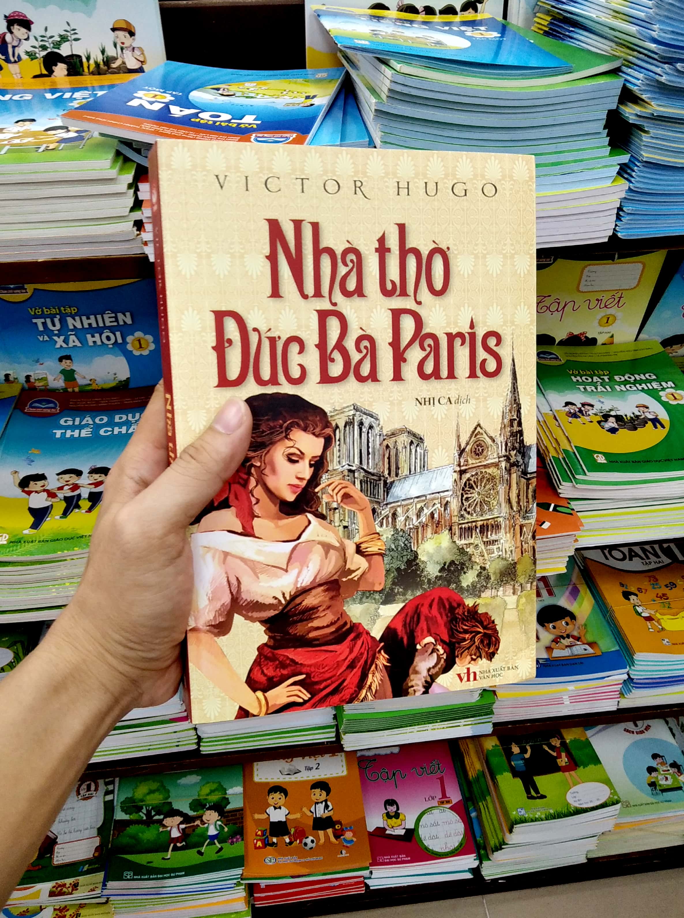 Sách Fahasa - Nhà Thờ Đức Bà Paris (Tái Bản 2022)