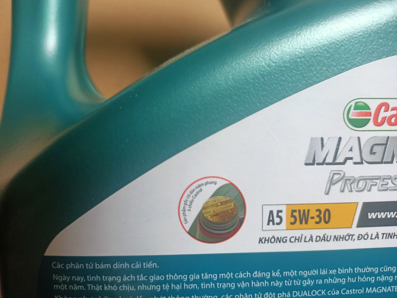 Dầu nhớt CASTROL MAGNATEC Professional A5 5w30 4lít ( mẫu mới )