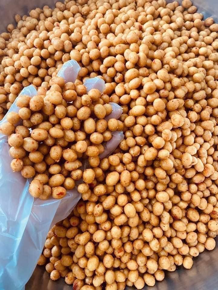 Đậu phộng da cá tỏi ớt pet 500gram
