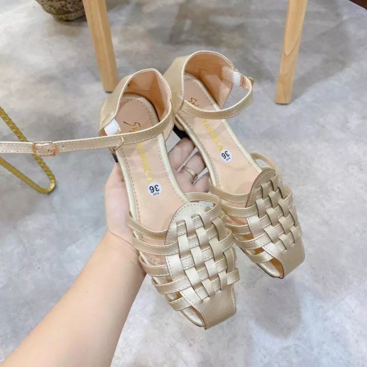 GIÀY SANDAL NỮ BÍT CARÔ