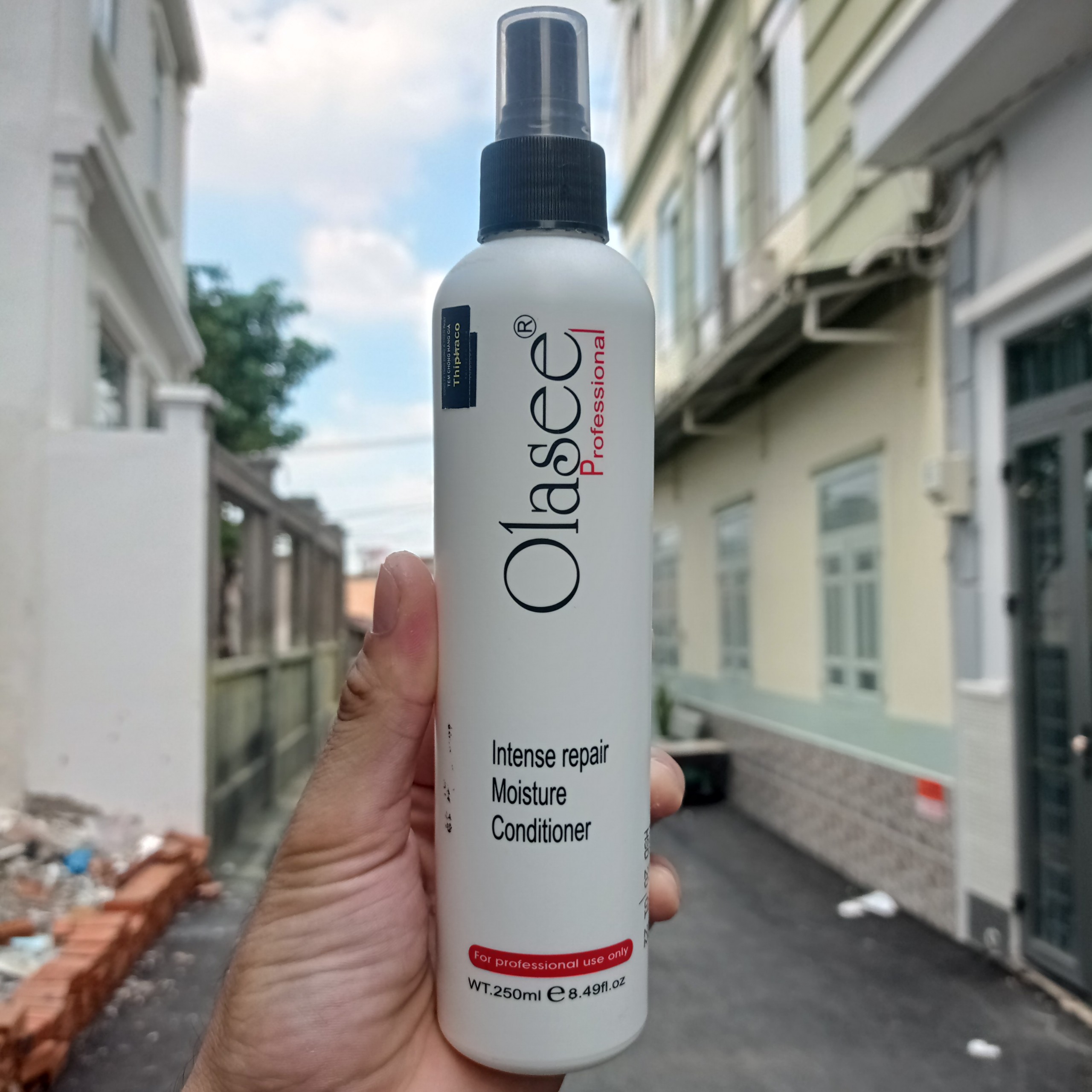 Nước Xịt Dưỡng Tóc Olasee Intense Repair Moisture Conditioner 250ml