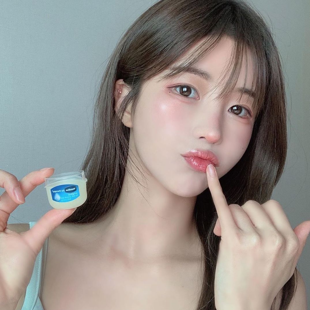 Sáp Dưỡng Môi Mềm Mịn Vaseline Original/ Rosy Lips 7g ( DATE MỚI)