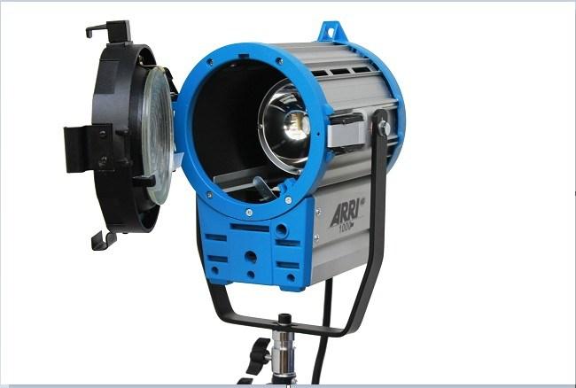 Đèn spotlight 650w quay phim