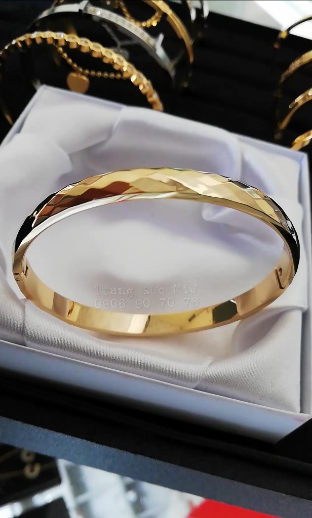 VÒNG TAY TITAN TRƠN ĐƠN GIẢN, BẢN MO TRÒN 5MM_ DẠNG HÌNH OVAL, CÓ KHÓA GÀI