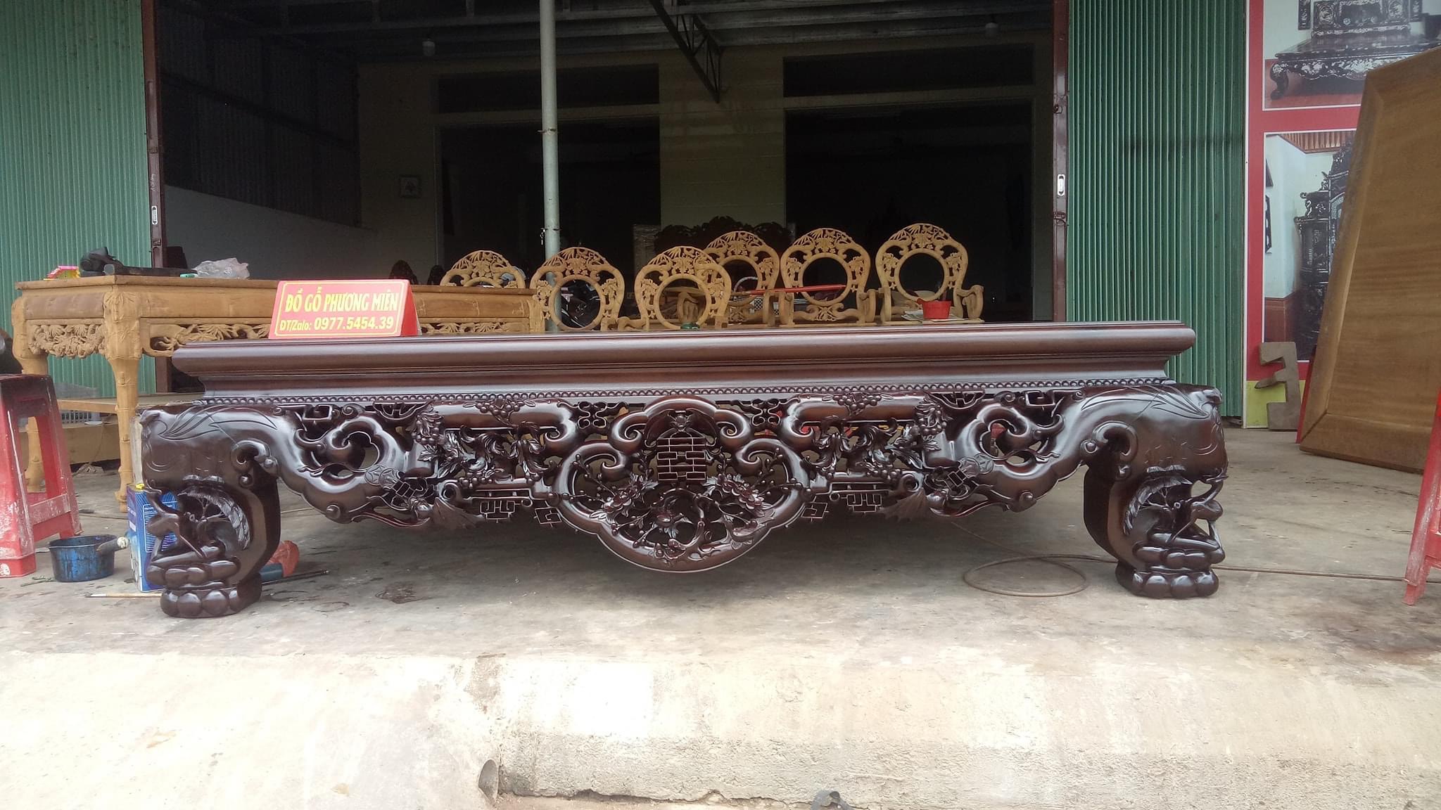 Sập trơn gỗ gụ cổ liền 1m8 x 2m2.