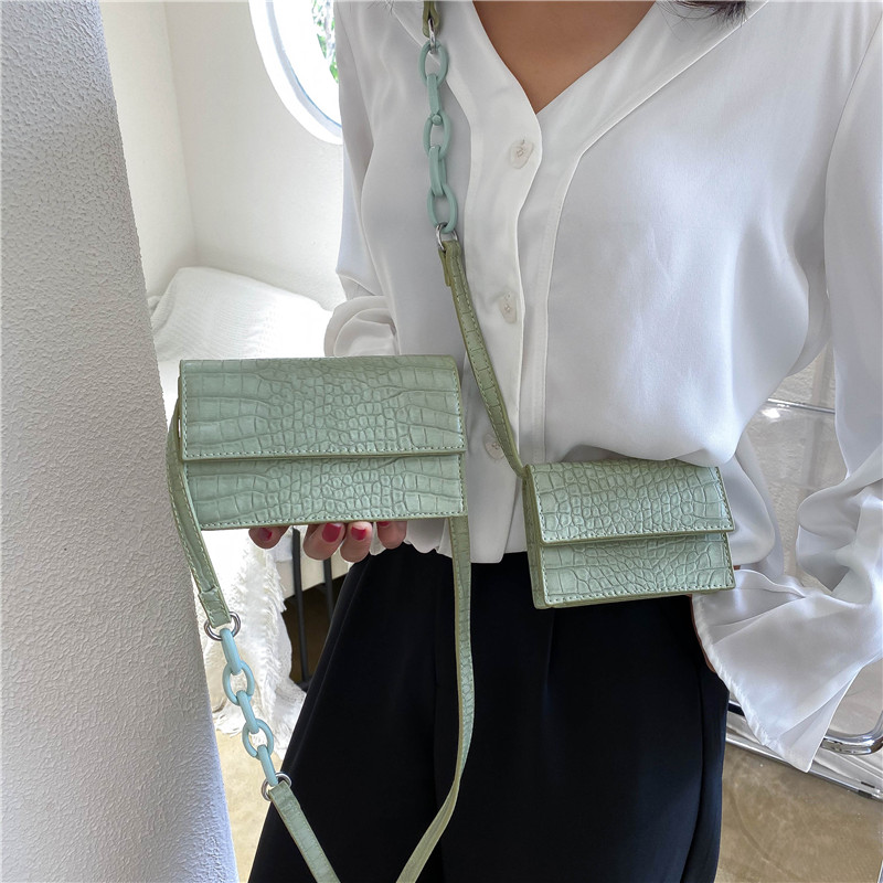 Túi da nữ mini vân cá sấu form chữ nhật - A240