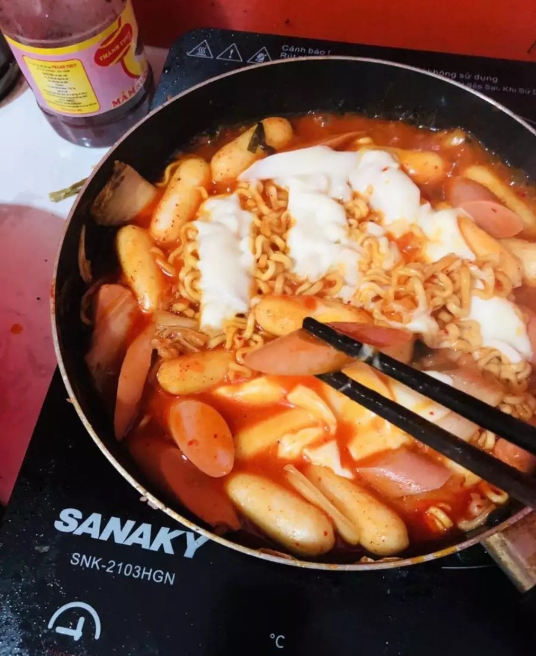 combo mì cay kim chi(2 gói mì koreno kim chi sốt xúc xích)