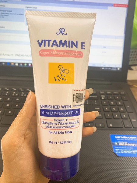 Tuýp Kem Dưỡng Body Vitamin E Thái nhập khẩu