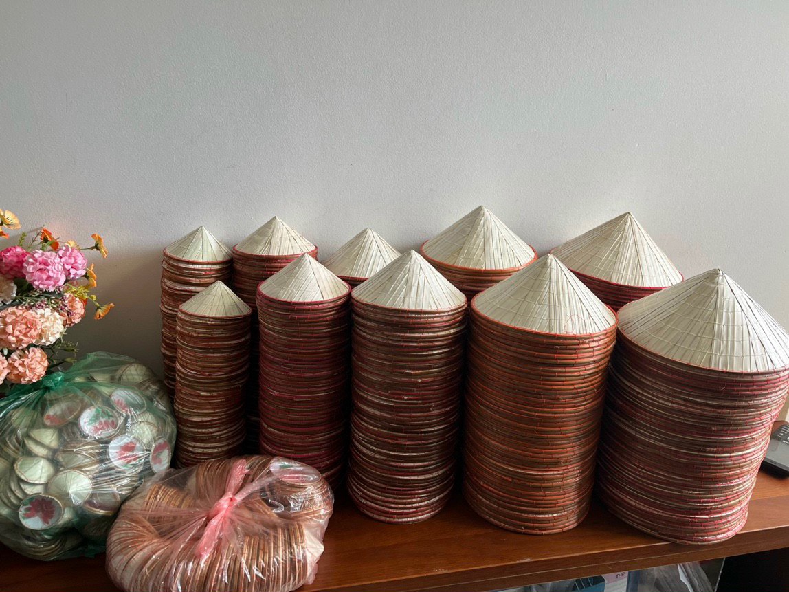 Nón vẽ đen trắng , nón lá vẽ , Nón lá trang trí