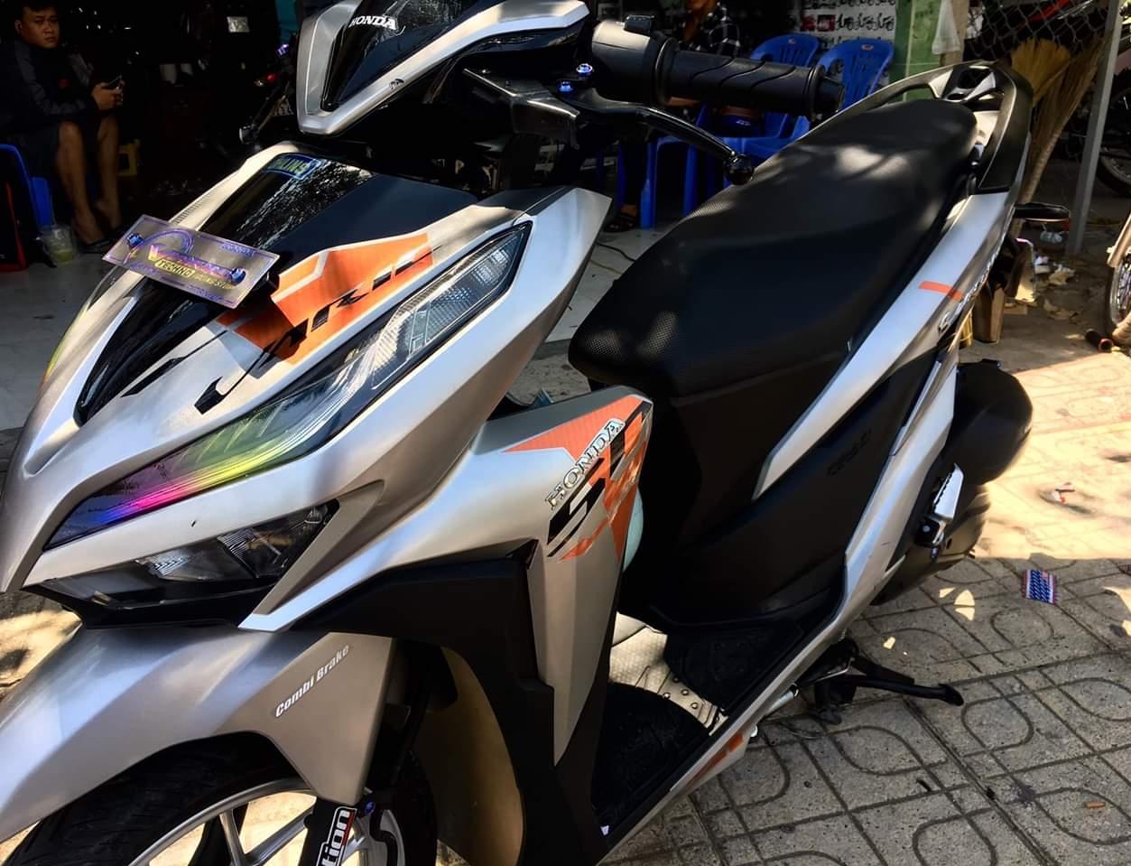 Tem rời Vario dán xe bạc cam