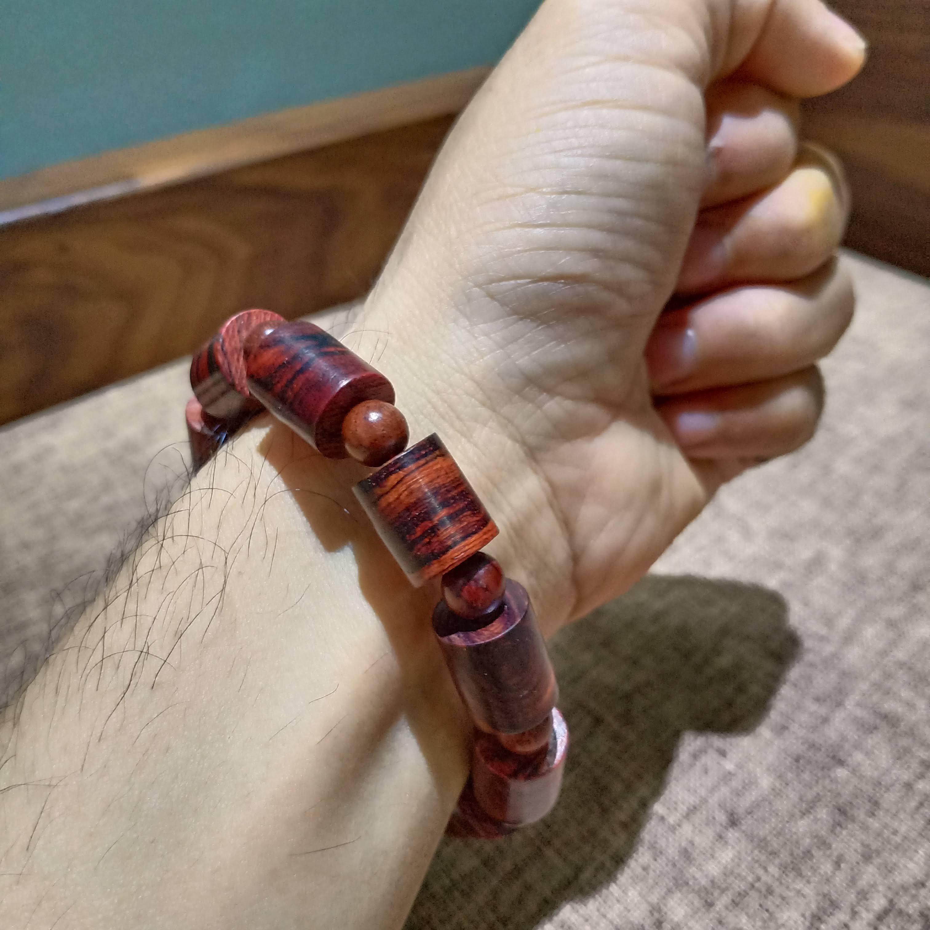Vòng gỗ sưa 10 ly (sưa Lào, đốt trúc)