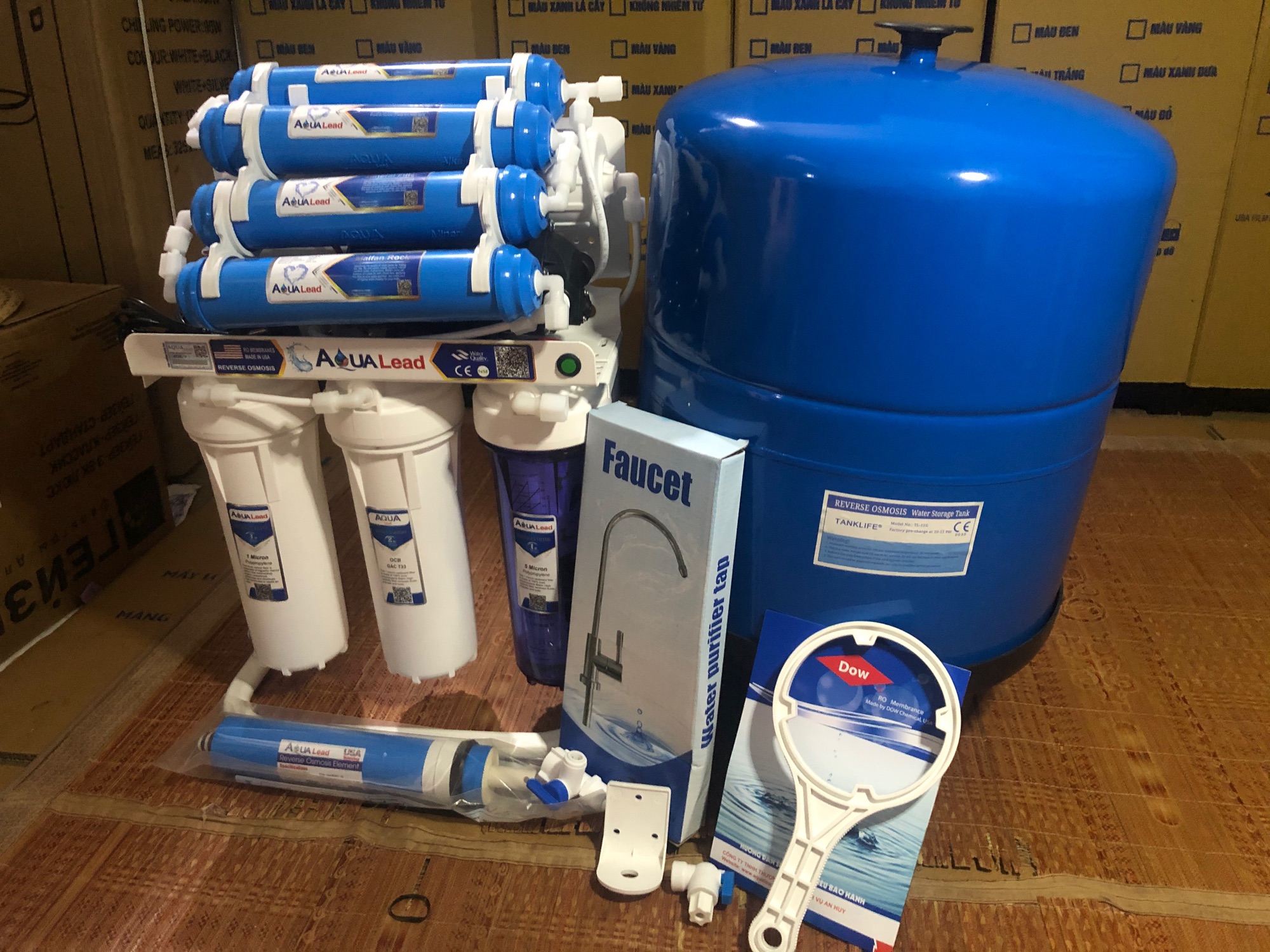Máy lọc nước ro Aqua lead 8 cấp bình áp 40l
