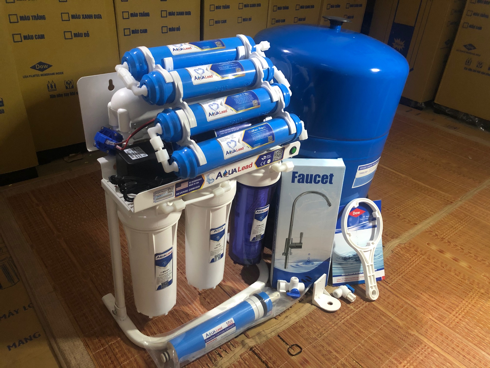Máy lọc nước ro Aqua lead 8 cấp bình áp 40l