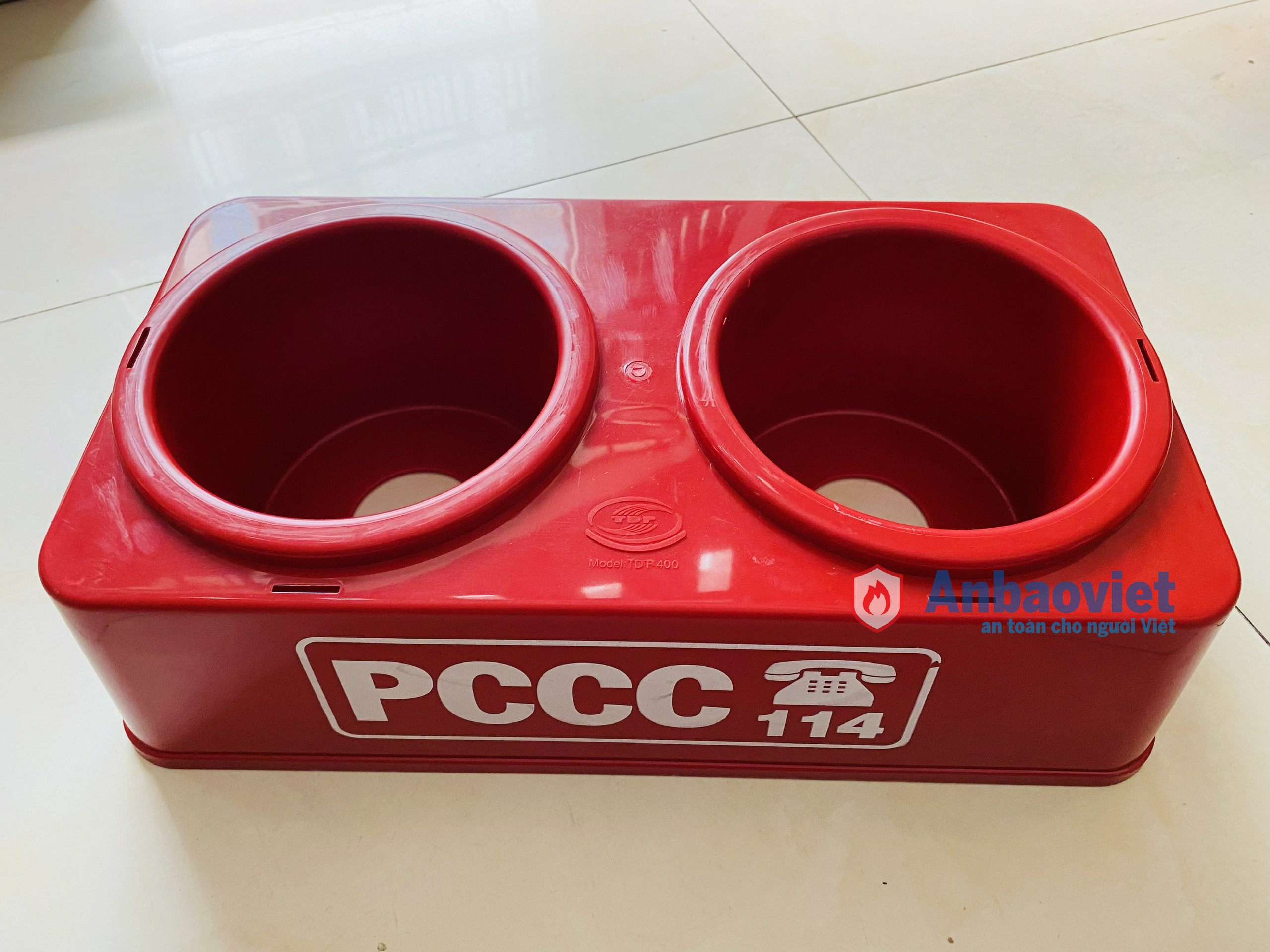 Kệ đôi đựng 02 bình chữa cháy, Kệ PCCC