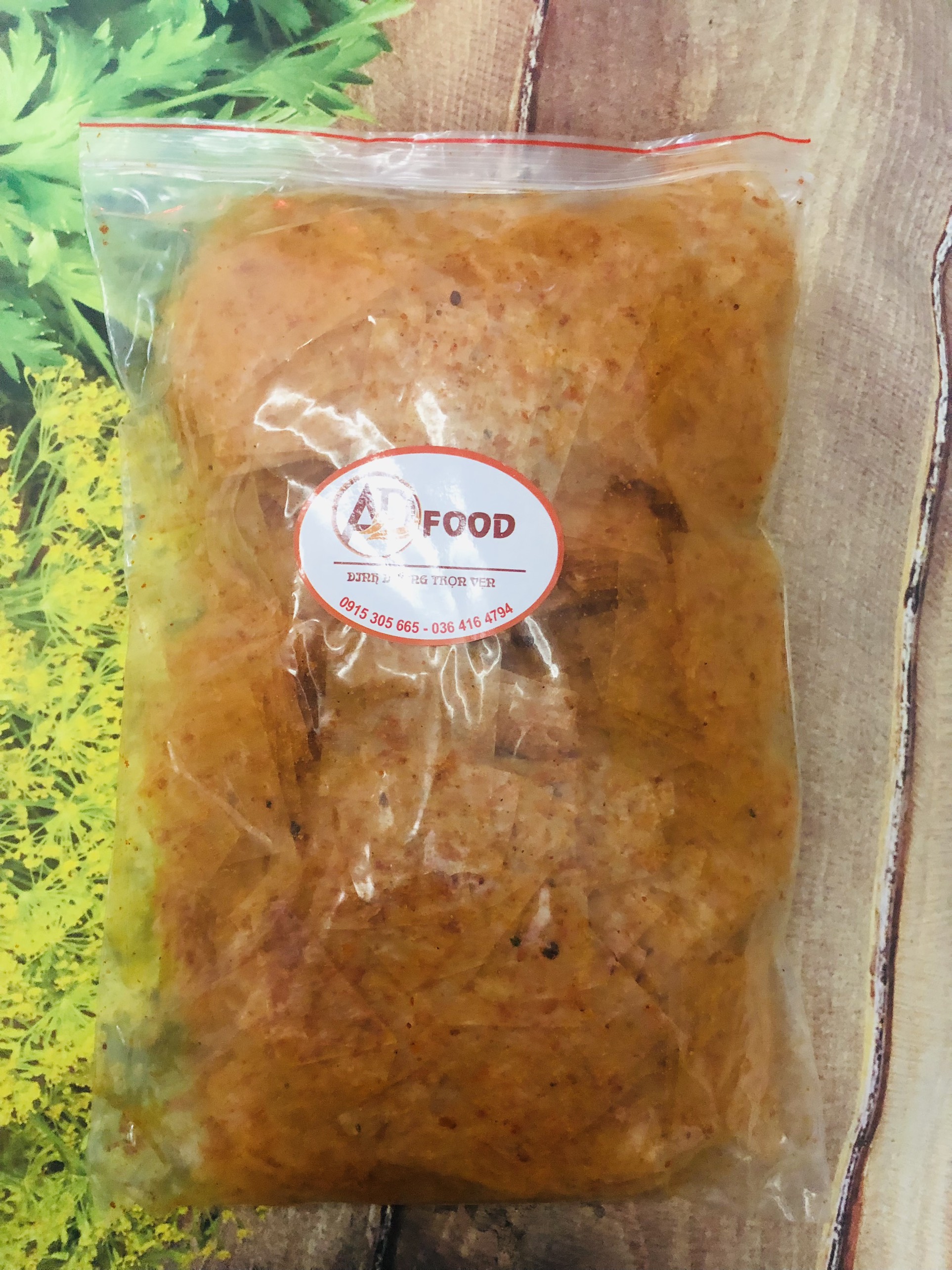 bánh tráng trộn sa tế và tép 100gr
