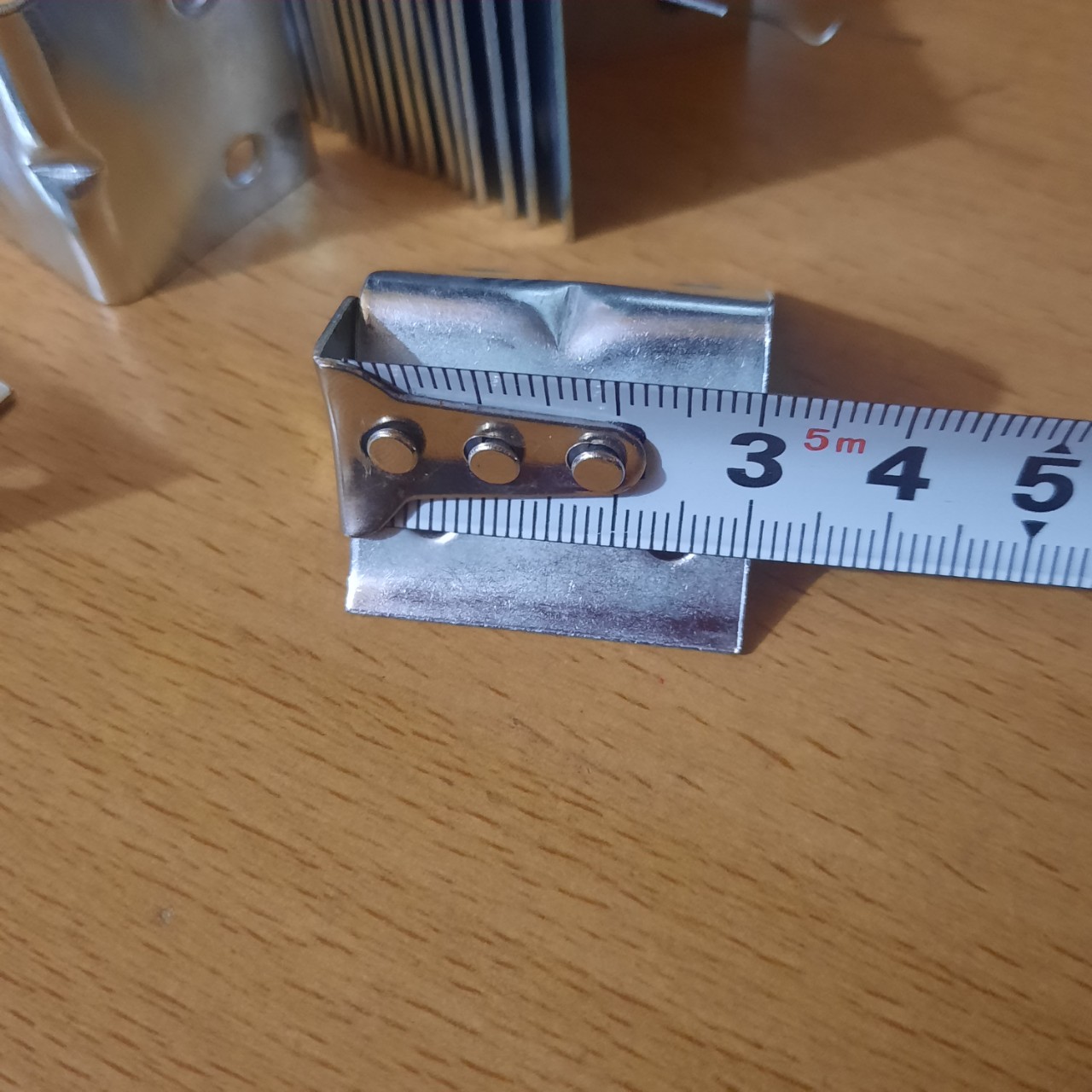Combo 50 ke góc sắt vuông 4 lỗ thẳng