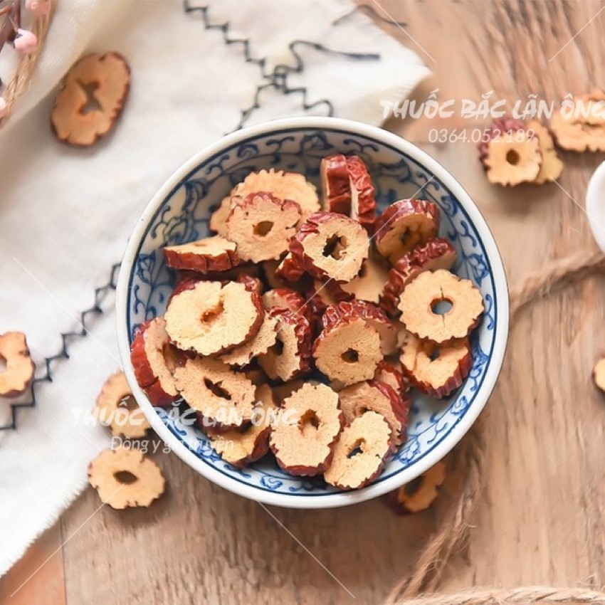 Táo đỏ thái lát 100g, táo đỏ Hàn Quốc sấy giòn, không vụn, dùng pha trà, ăn vặt, nấu chè, chưng yến