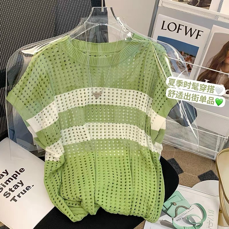 Áo len lưới kẻ ngang cánh tiên