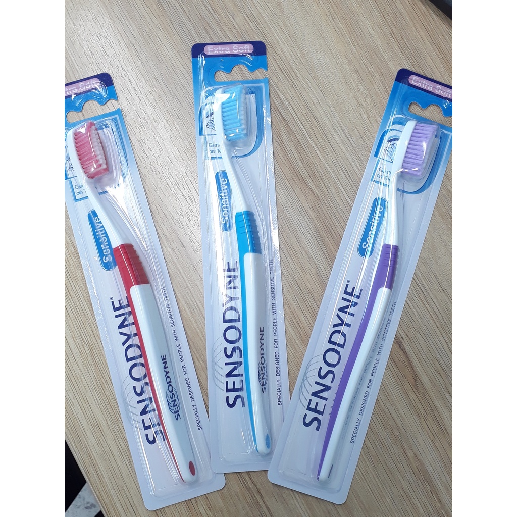 Bàn chải đánh răng SENSODYNE Dành Cho Răng Ê Buốt