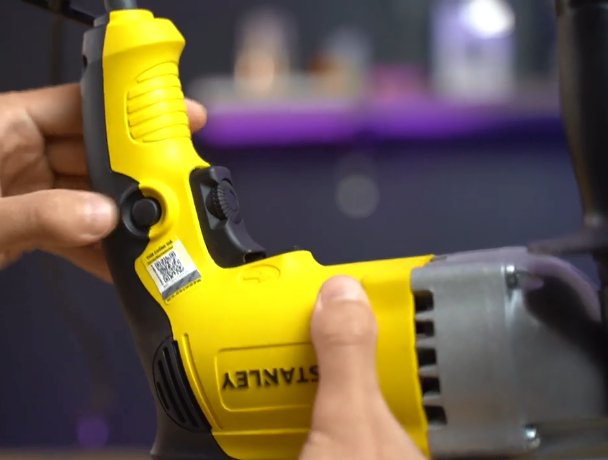 Máy khoan động lực Stanley STDH7213-B1 800W