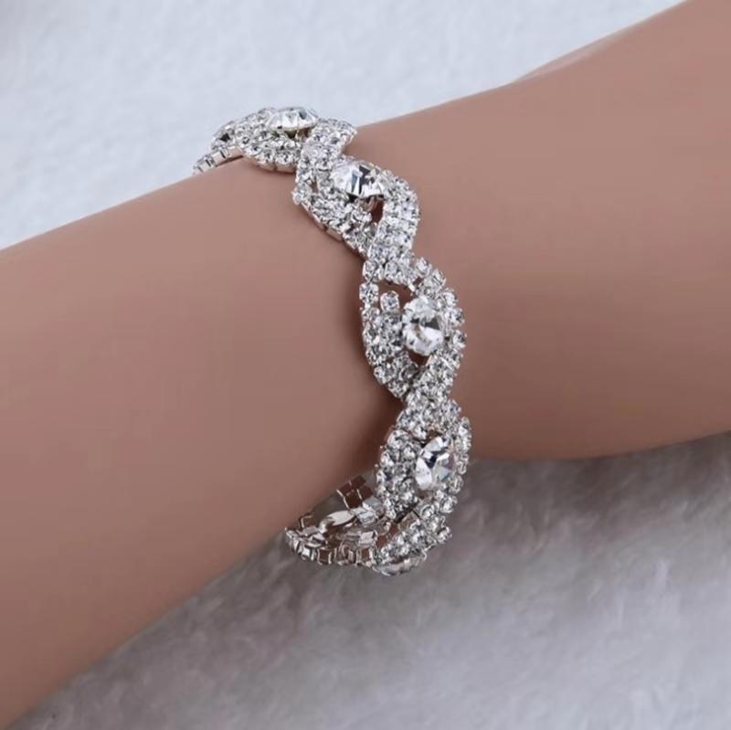 Vòng tay đá pha lê lấp lánh tôn da sáng thanh lịch thời trang