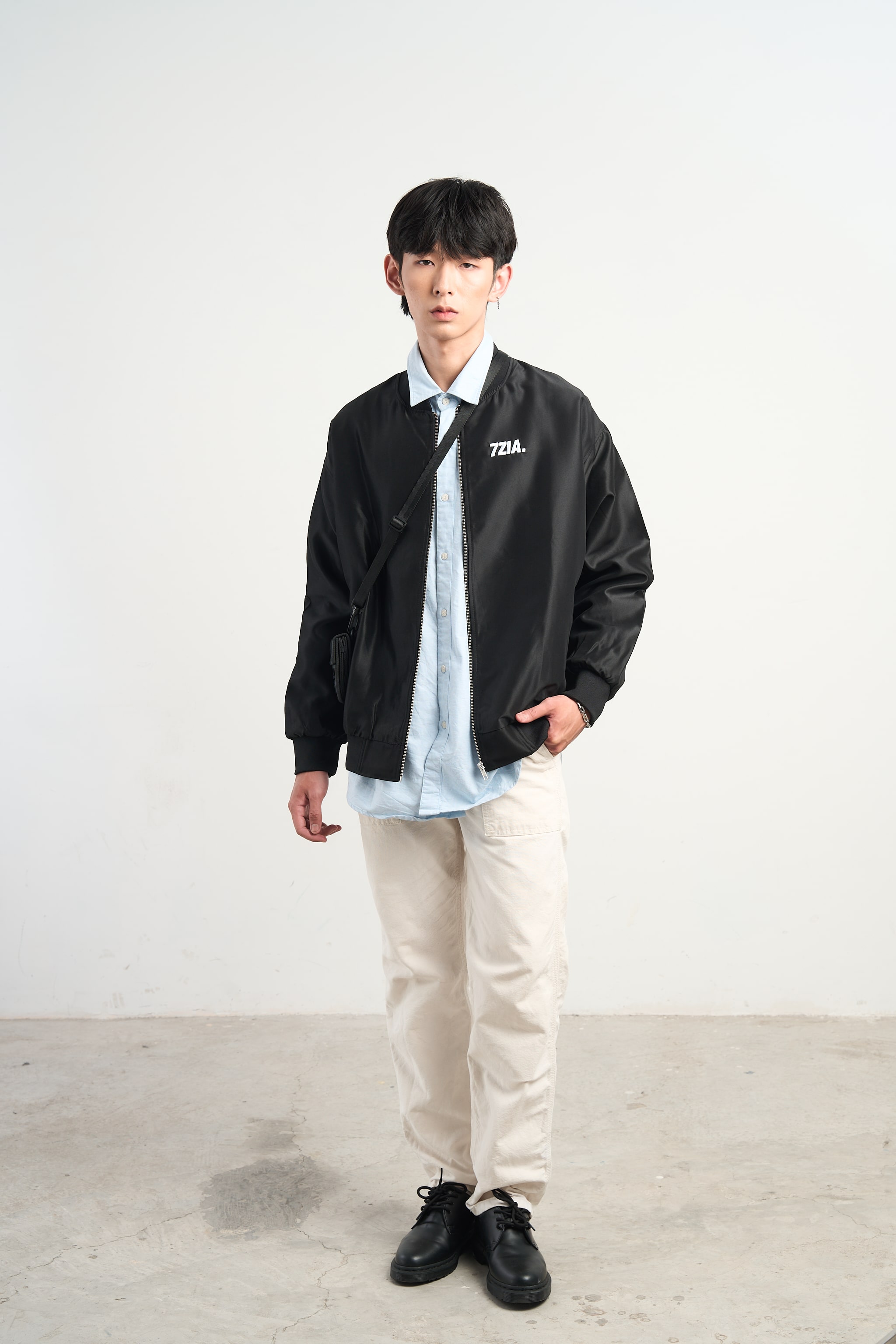 Áo khoác Bomber satin 7ZIA - Màu đen