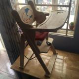 Ghế ăn dặm cho bé IQ TOYS
