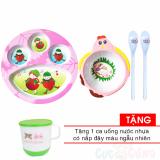 Khay cho bé tập 4 ngăn hình tròn bằng nhựa E9 - màu hồng + Tô cho bé tập ăn hình gà bằng nhựa  - 37 + 2 muỗng ăn dặm cán dài TẶNG 1 ca uống nước in hình có nắp đậy màu ngẫu nhiên