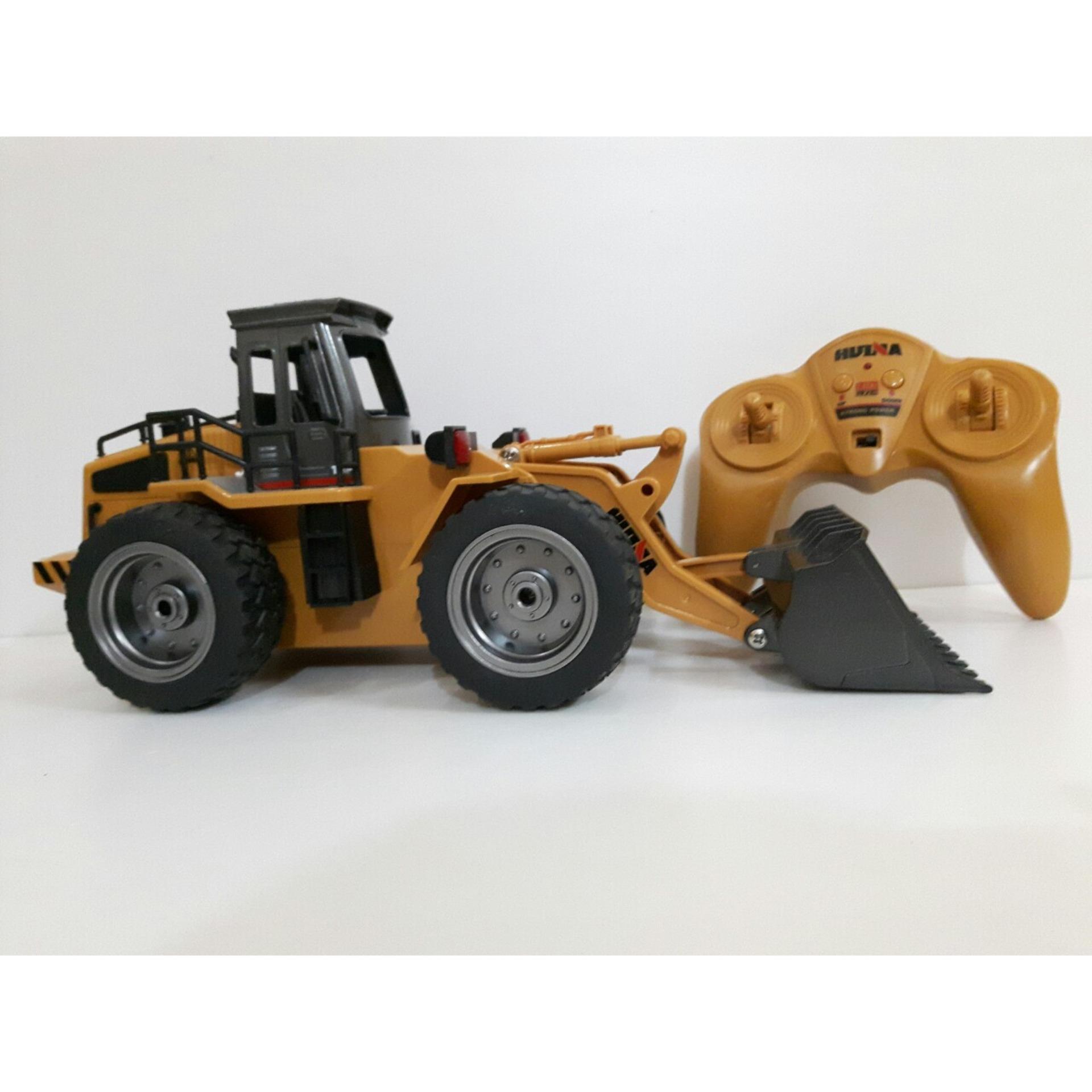 Máy ủi gầu sắt Huina520