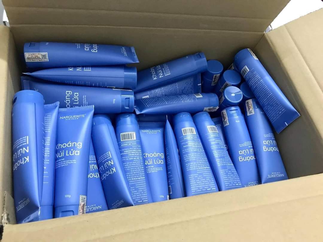 [ Mẫu Mới ] Sữa Rữa Mặt Kiềm Dầu Giảm Mụn Khoáng Núi Lửa 120g
