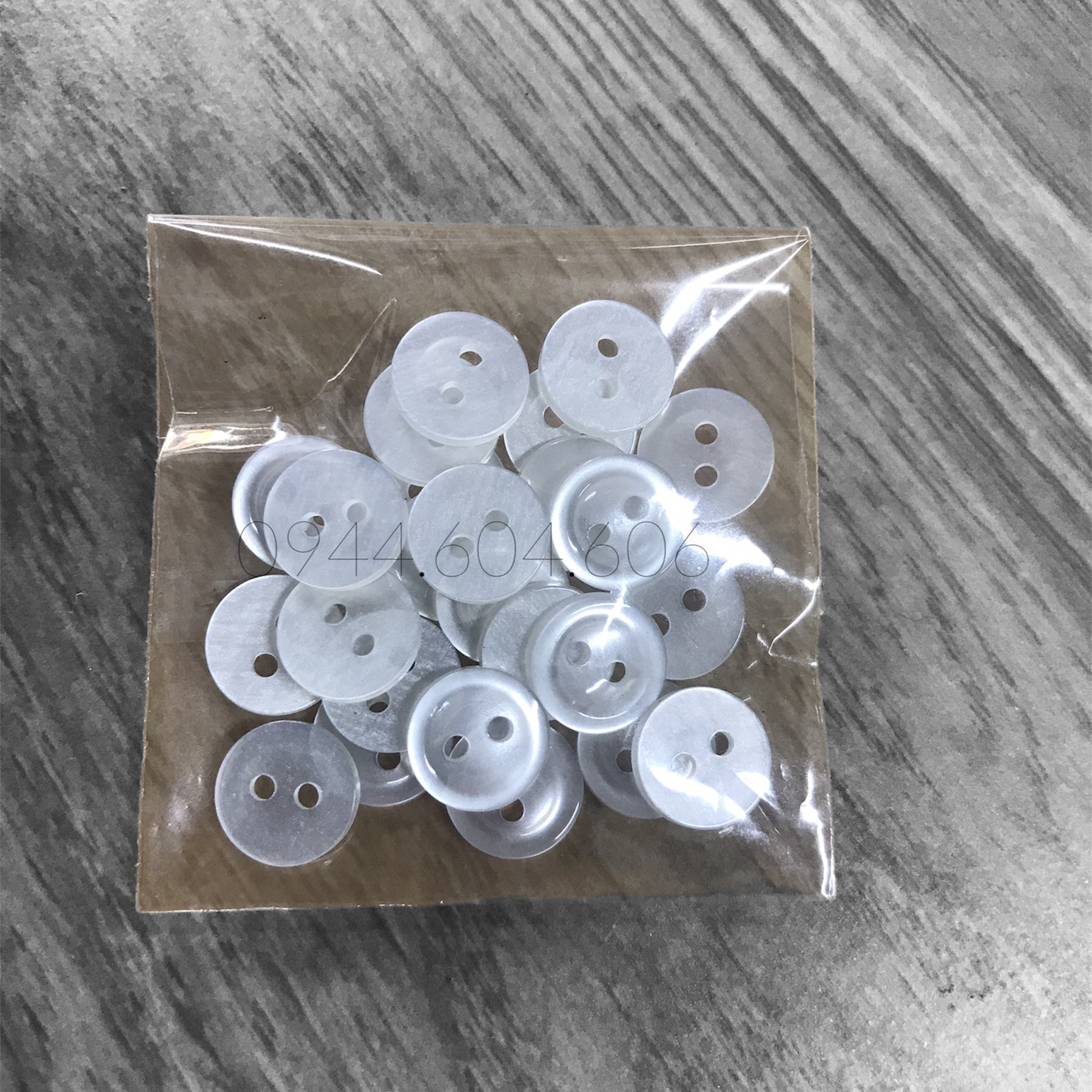 NÚT ÁO SƠ MI TRẮNG- CÚC ÁO SƠ MI TRẮNG(2 LỖ, 4 LỖ)