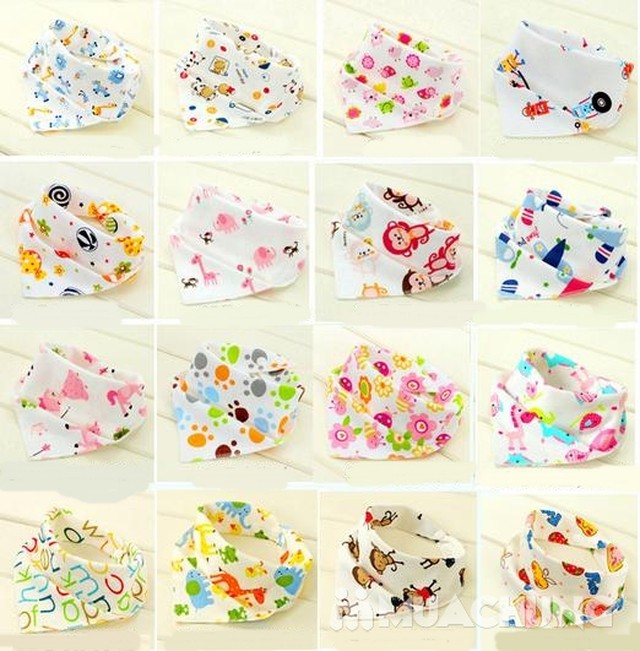 SET 2 YẾM TAM GIÁC COTTON CÓ KHUY BẤM (giao mẫu ngẫu nhiên)