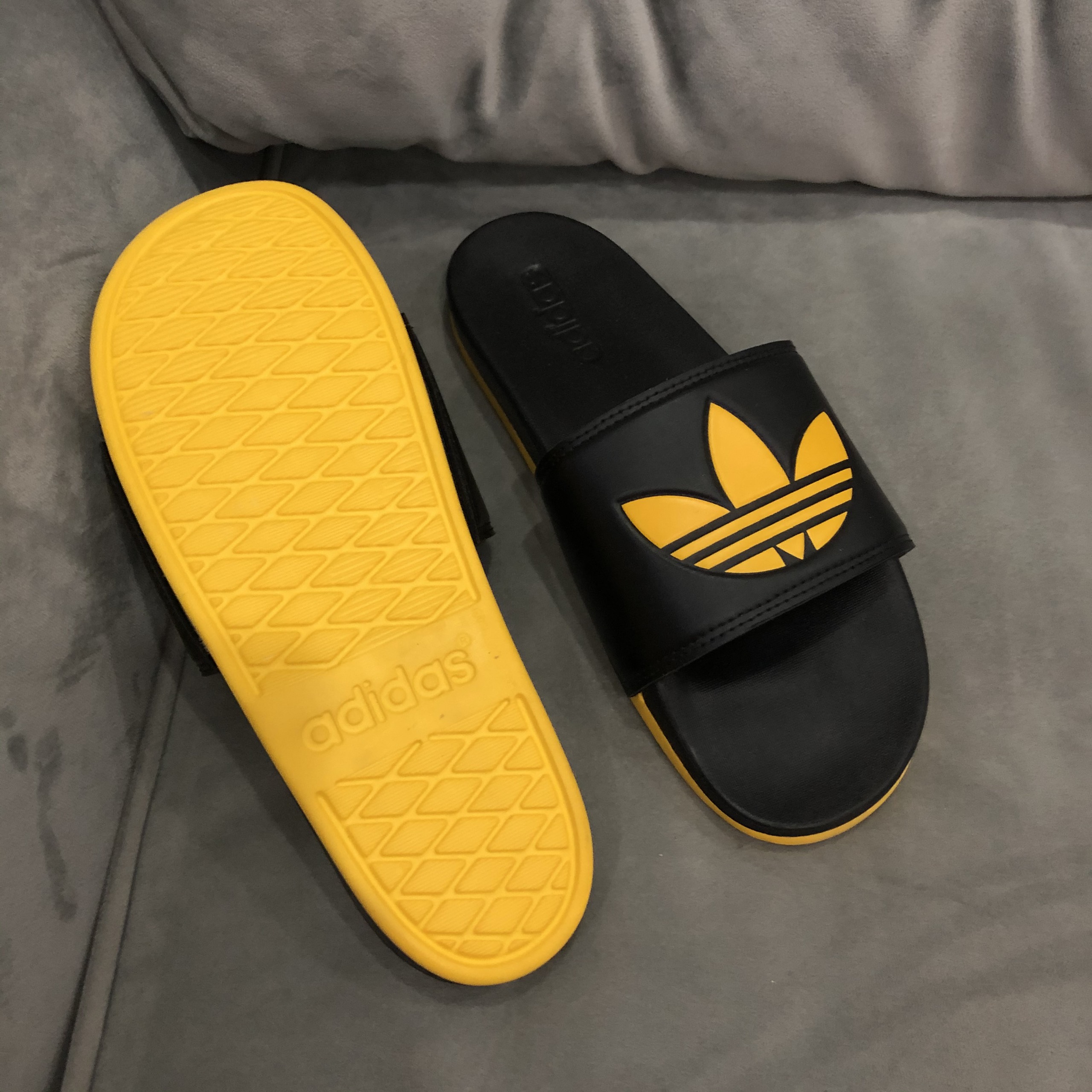 Dép adidas quai ngang plus bông lúa vàng