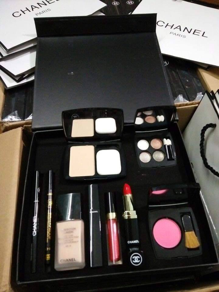 BỘ MỸ PHẨM CAO CẤP CHANEL 9 MÓN