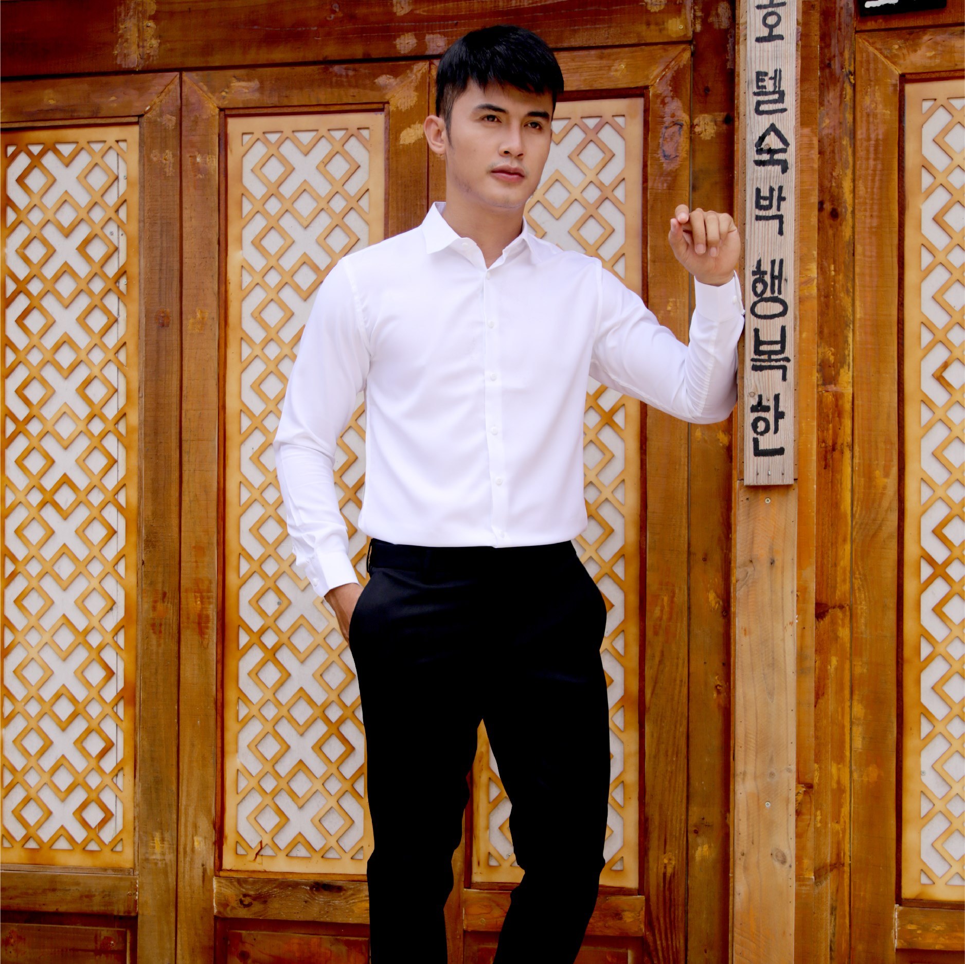 CELEB Áo Sơ Mi Nam Tay Dài Trắng