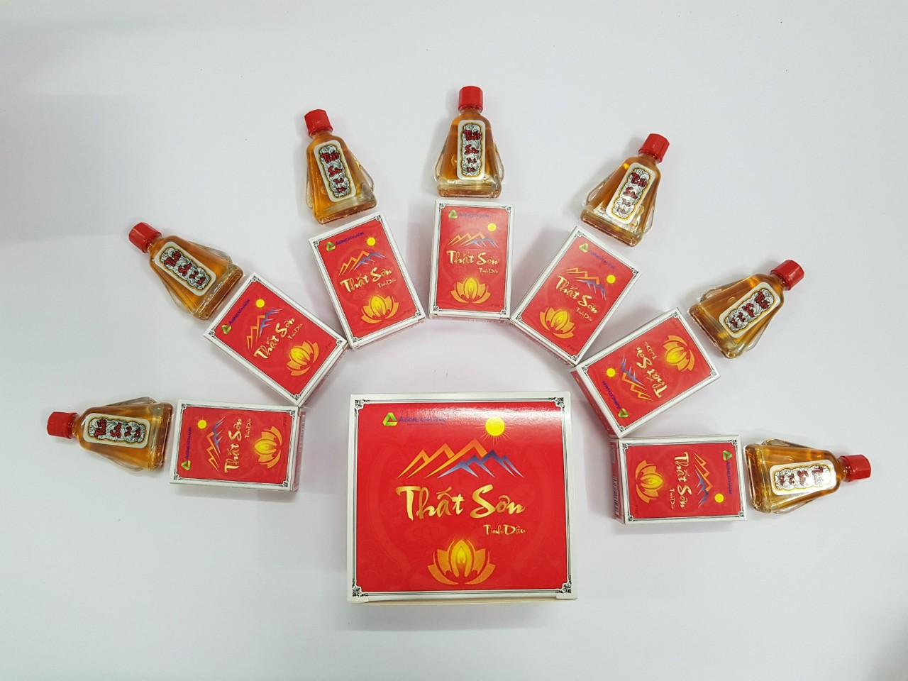 DẦU GIÓ VÀNG THẤT SƠN TINH DẦU