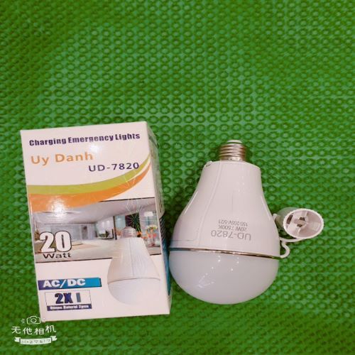 Bóng đèn tích điện Linh Phi- uy danh  20w dùng 2 pin rời