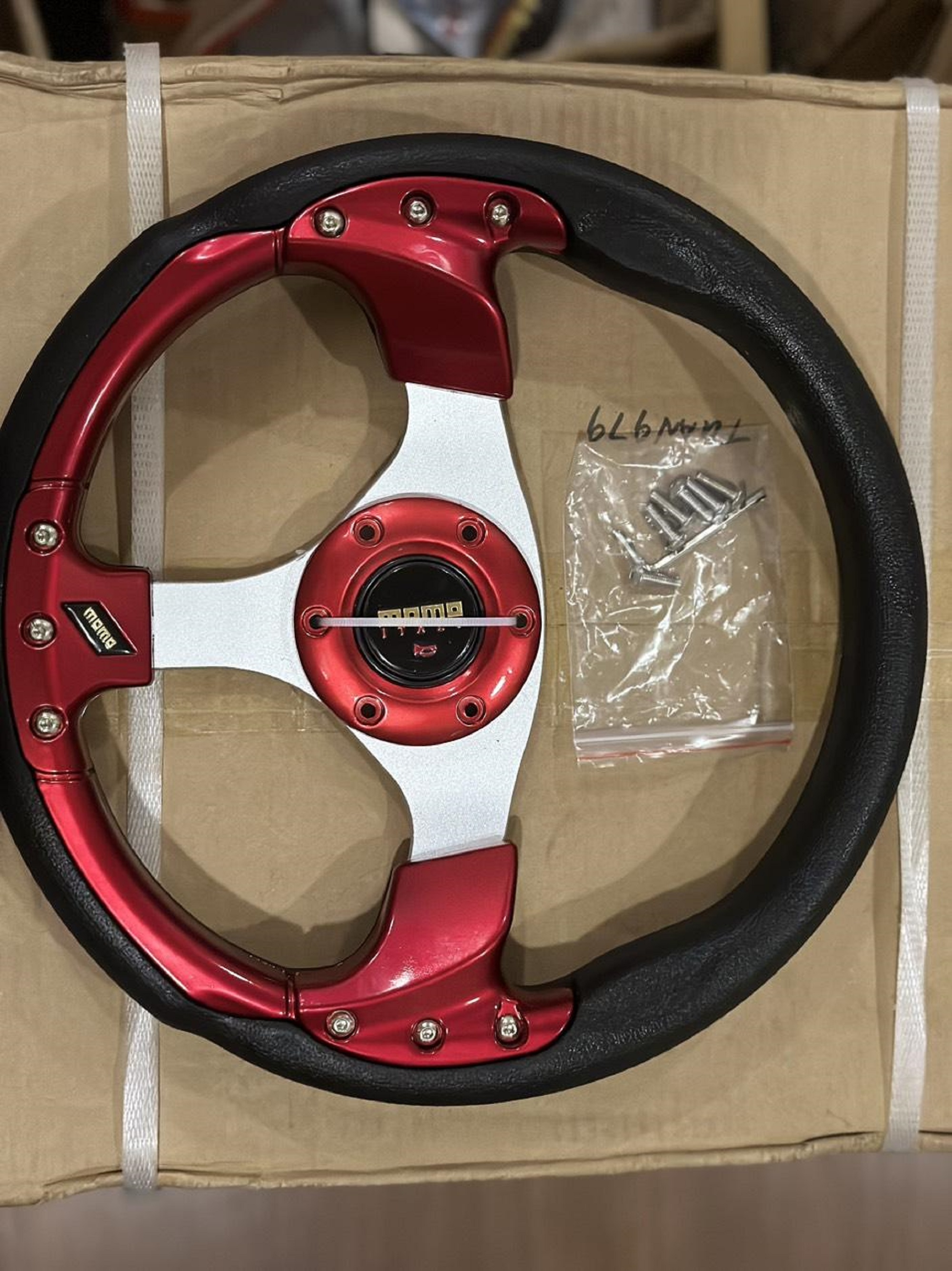 Ss182 13 inch diameter modified Momo steering wheel car steering wheel Chuck