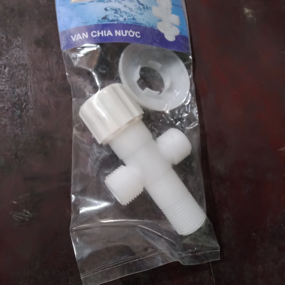 Van chia nước chữ t