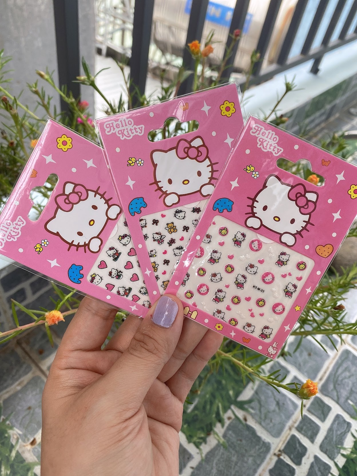 Hình dán móng tay xinh xắn cho bé yêu