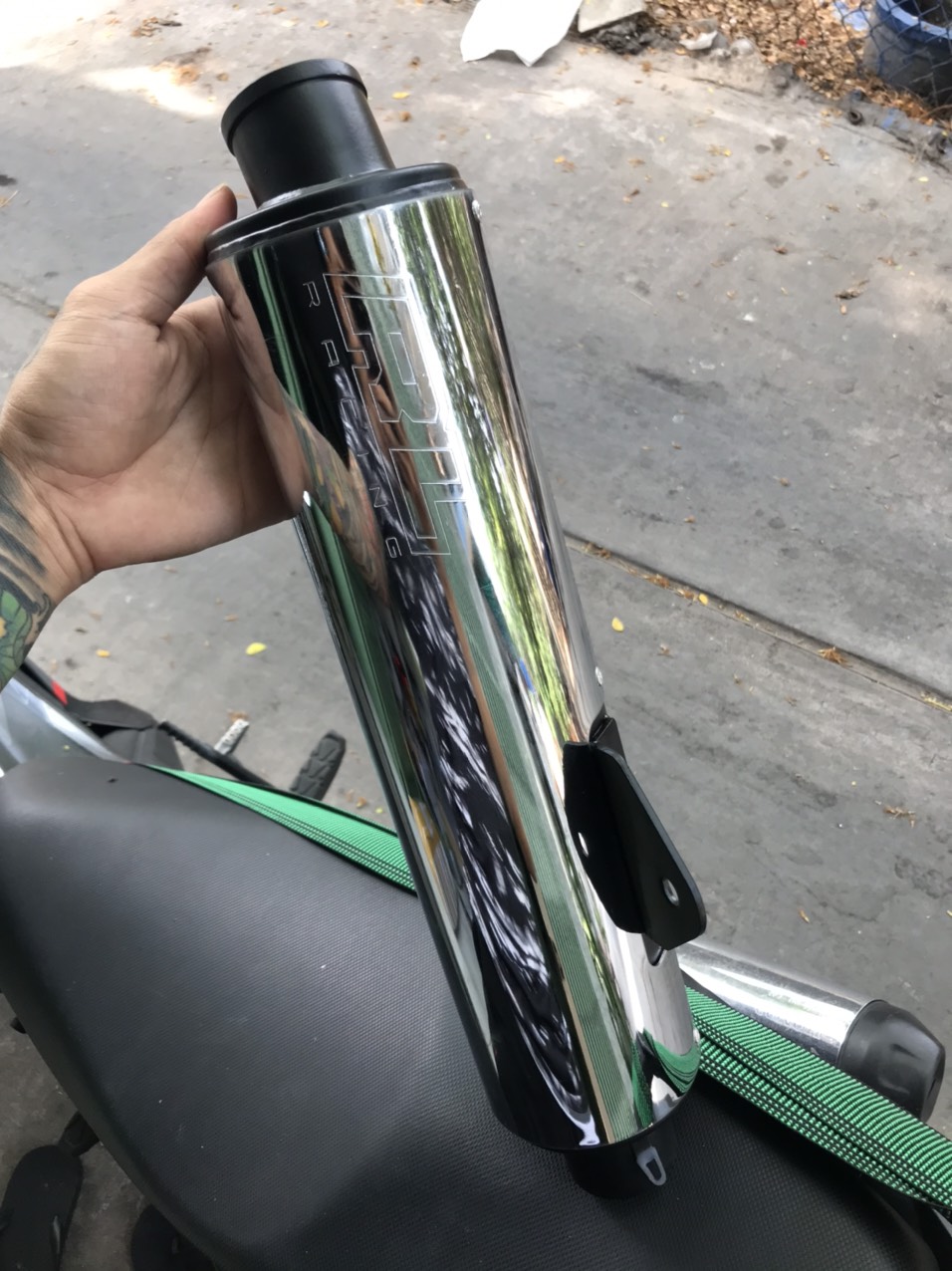 [HCM]Lon CBR pháp RedLeo Móc Ấm