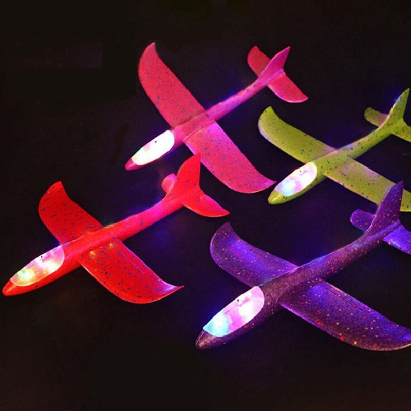 Máy bay xốp có đèn led HT1