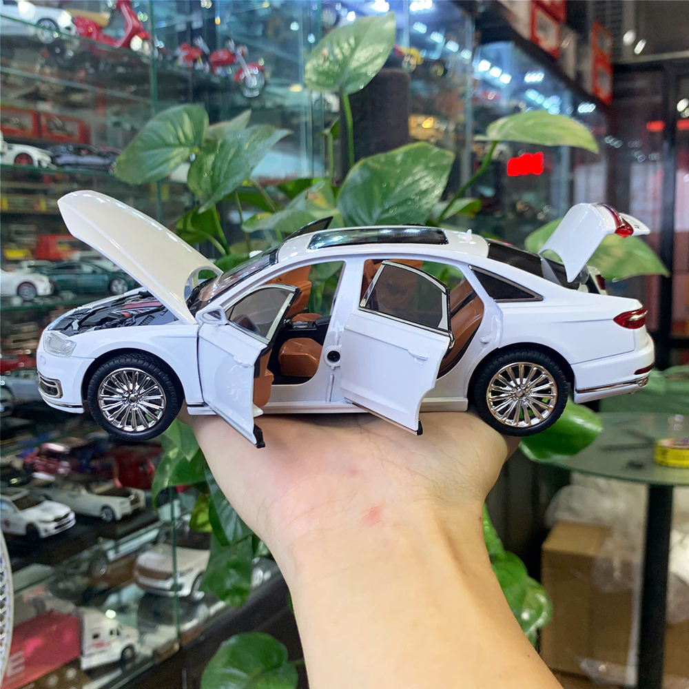 Mô hình xe Audi A8 có đèn và âm thanh tỉ lệ 1:24 Chezhi