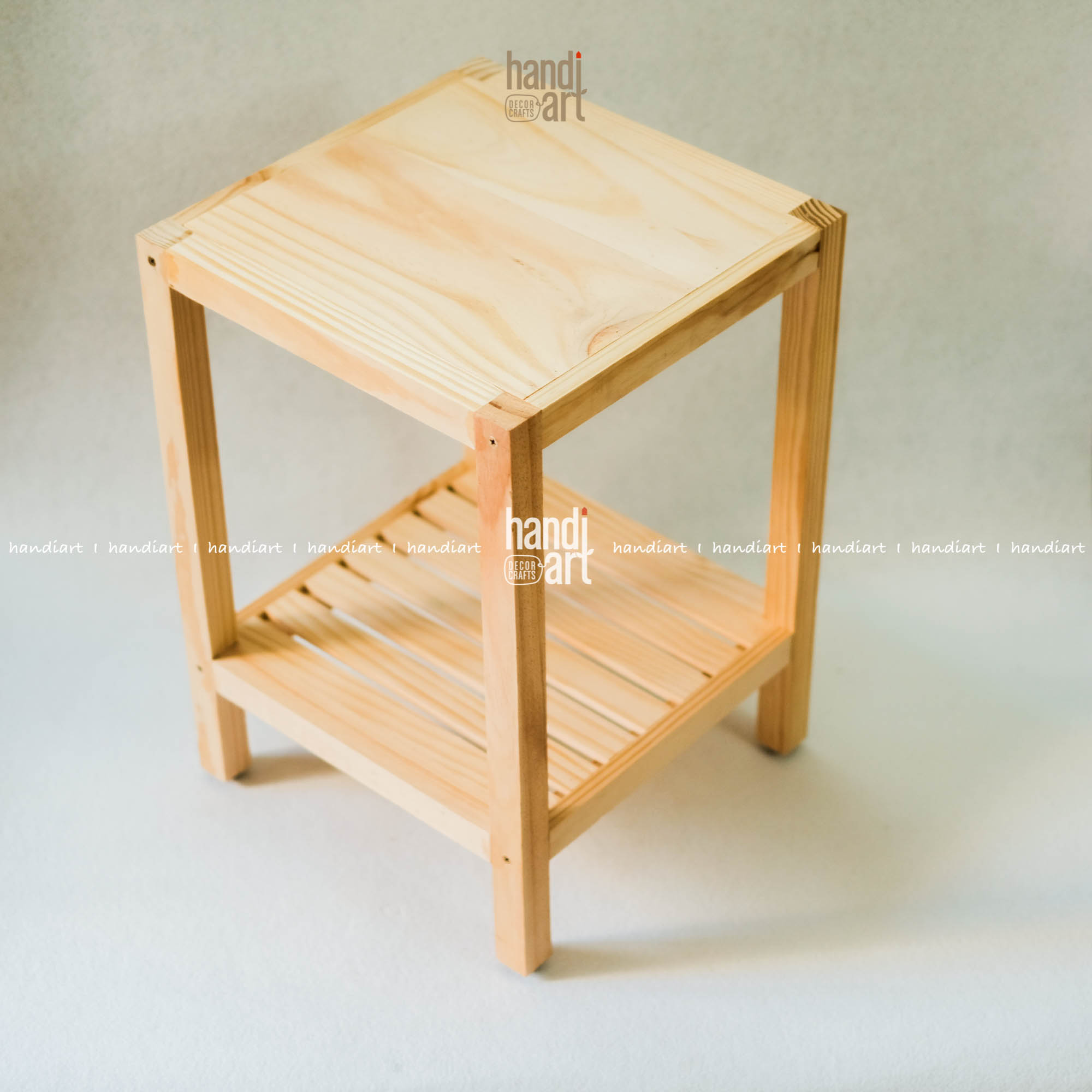 Kệ gỗ đầu giường, tab gỗ trang trí