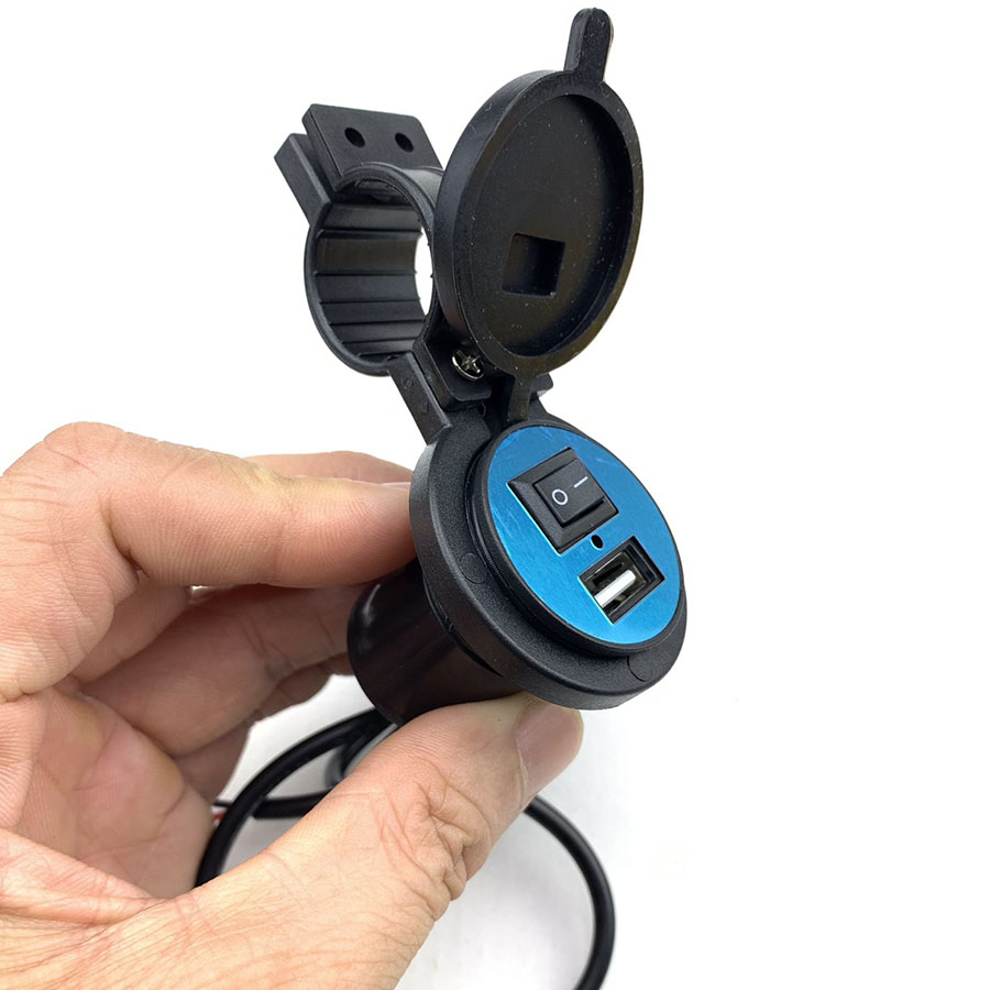 Sạc Điện Thoại USB Di Động Gắn Xe Máy [ Gắn Ghi Đông ]