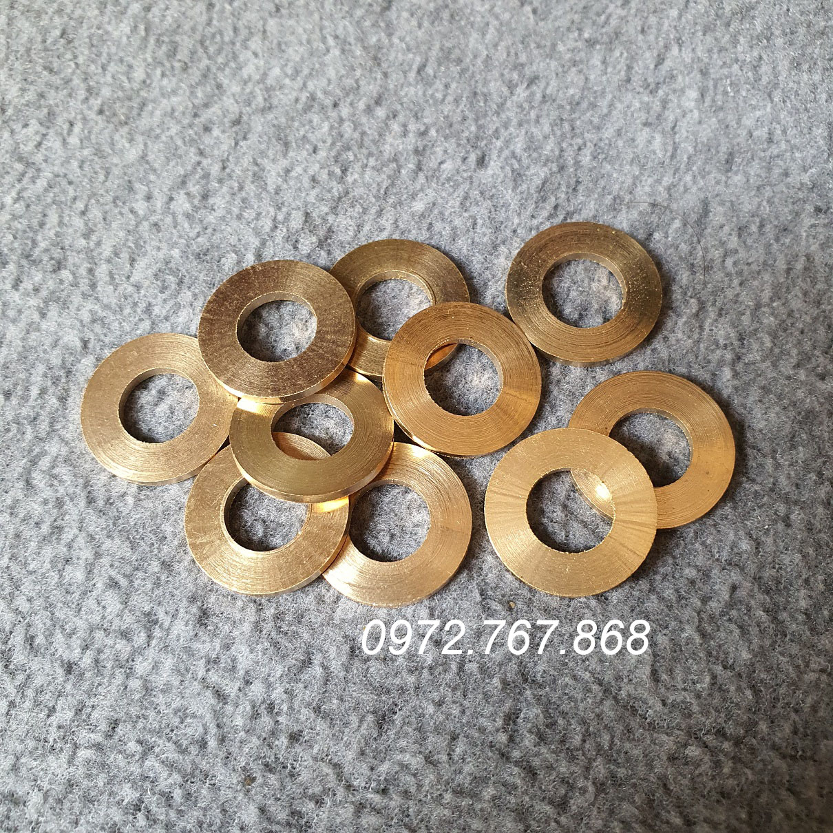 Long đền đồng thau M8