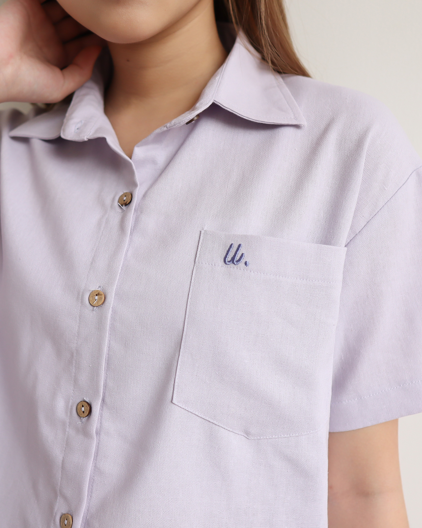 [Nhập LAZLOOK99 GIẢM 100K/500K] Áo sơ mi linen bột dáng lửng freesize - Lágum Croptop - by ufo.thebasic