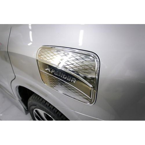 Ốp trang trí nắp bình xăng xe Mitsubishi Xpander 2018-2019
